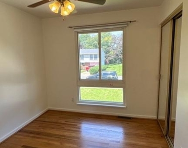 9433 Wandering Way - Photo Thumbnail 16