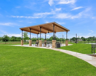 2428 Ekvall Dr - Photo Thumbnail 33