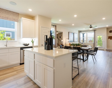 2428 Ekvall Dr - Photo Thumbnail 4