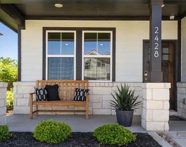2428 Ekvall Dr - Photo Thumbnail 2