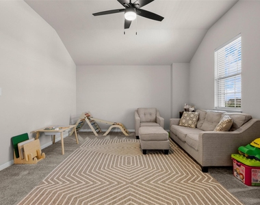 718 Sassafras St - Photo Thumbnail 16