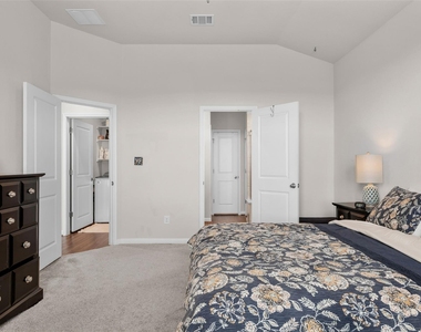 718 Sassafras St - Photo Thumbnail 11
