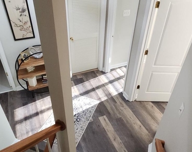 107 Swallow Pointe Court - Photo Thumbnail 17