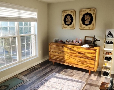 107 Swallow Pointe Court - Photo Thumbnail 11
