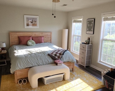 107 Swallow Pointe Court - Photo Thumbnail 10