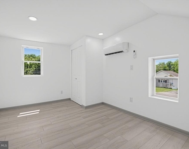6370 Raymond Augustus Place - Photo Thumbnail 6