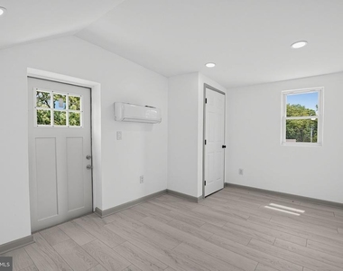 6370 Raymond Augustus Place - Photo Thumbnail 8