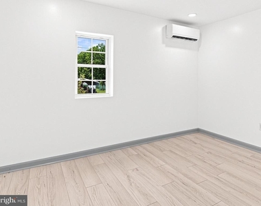 6370 Raymond Augustus Place - Photo Thumbnail 4