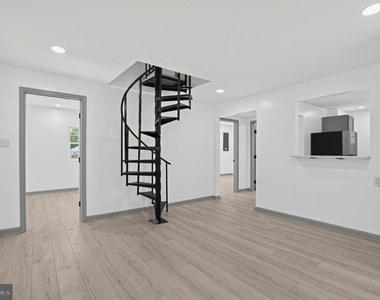 6370 Raymond Augustus Place - Photo Thumbnail 9