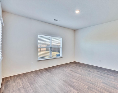 18512 Quiet Range Dr - Photo Thumbnail 5