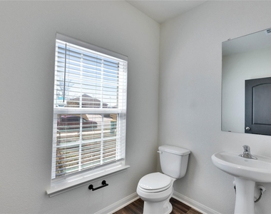 18512 Quiet Range Dr - Photo Thumbnail 16