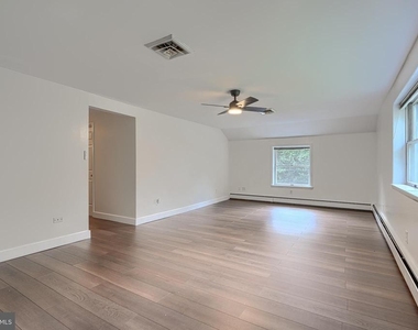 1703 Roland Avenue - Photo Thumbnail 16