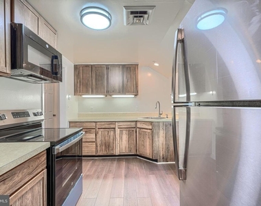 1703 Roland Avenue - Photo Thumbnail 13