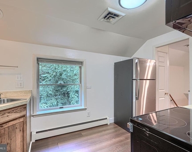 1703 Roland Avenue - Photo Thumbnail 11