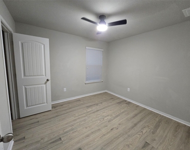10303 Tildon Ave - Photo Thumbnail 13