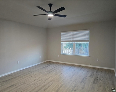 10303 Tildon Ave - Photo Thumbnail 12