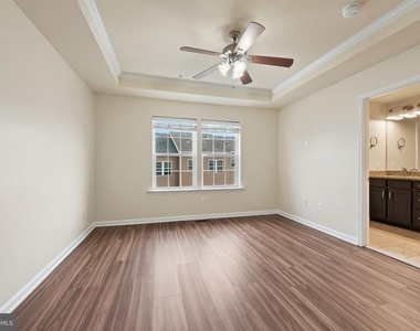 306 Paladium Court - Photo Thumbnail 20