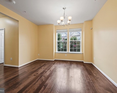 306 Paladium Court - Photo Thumbnail 8