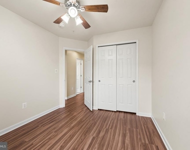 306 Paladium Court - Photo Thumbnail 15