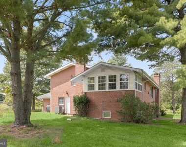 4816 Bucks School House Road - Photo Thumbnail 9