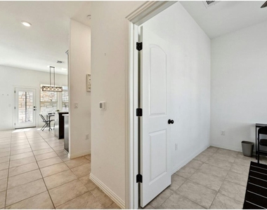 12613 Stanford Dr - Photo Thumbnail 5