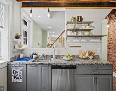 211 Penn Street - Photo Thumbnail 14