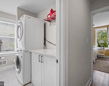 211 Penn Street - Photo Thumbnail 17