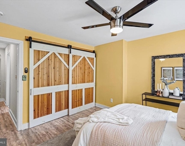 211 Penn Street - Photo Thumbnail 20