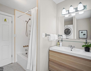 211 Penn Street - Photo Thumbnail 16