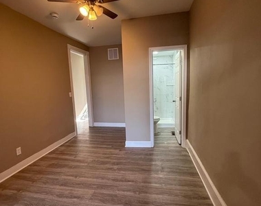 2424 E Chase Street - Photo Thumbnail 9