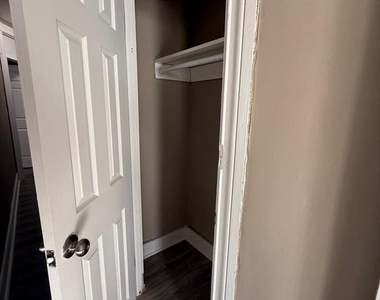 2424 E Chase Street - Photo Thumbnail 27
