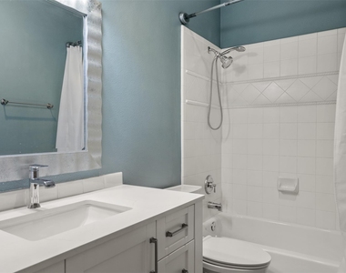 702 E Summit Dr - Photo Thumbnail 12