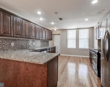 2103 E Madison Street - Photo Thumbnail 5