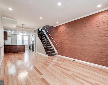 2103 E Madison Street - Photo Thumbnail 3