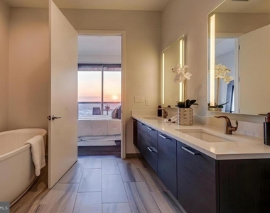 414 Light Street - Photo Thumbnail 24