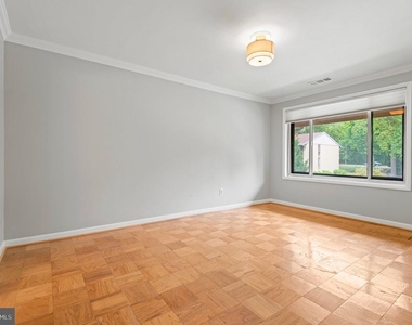 8 Cross Keys Road - Photo Thumbnail 21