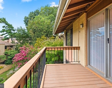 8 Cross Keys Road - Photo Thumbnail 11