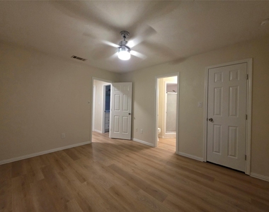 104 E Eggleston St - Photo Thumbnail 17
