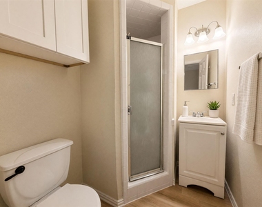 104 E Eggleston St - Photo Thumbnail 18