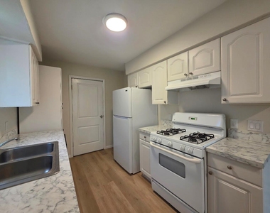 104 E Eggleston St - Photo Thumbnail 7
