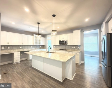 2512 Buckthorn Drive - Photo Thumbnail 3