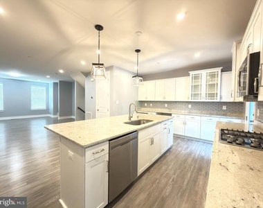 2512 Buckthorn Drive - Photo Thumbnail 5