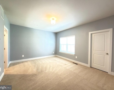 2512 Buckthorn Drive - Photo Thumbnail 12