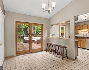 204 Kentucky Avenue - Photo Thumbnail 5