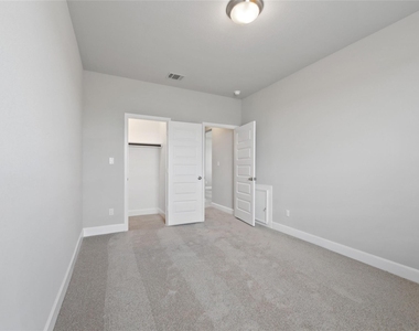 104 Chinaberry Bnd - Photo Thumbnail 25