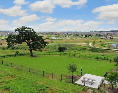 104 Chinaberry Bnd - Photo Thumbnail 37