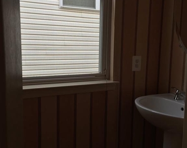 2404 Almhouse Drive - Photo Thumbnail 5