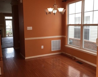 2404 Almhouse Drive - Photo Thumbnail 8