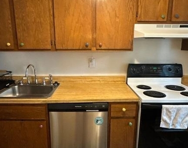 6441 Grafton Garth Court - Photo Thumbnail 5