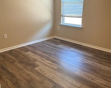 3509 Ortman Dr - Photo Thumbnail 11